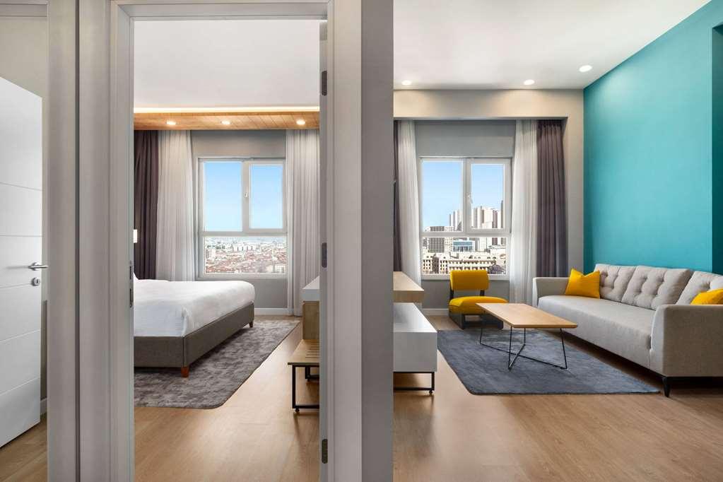 Days Inn & Suites By Wyndham Esenyurt Истанбул Стая снимка