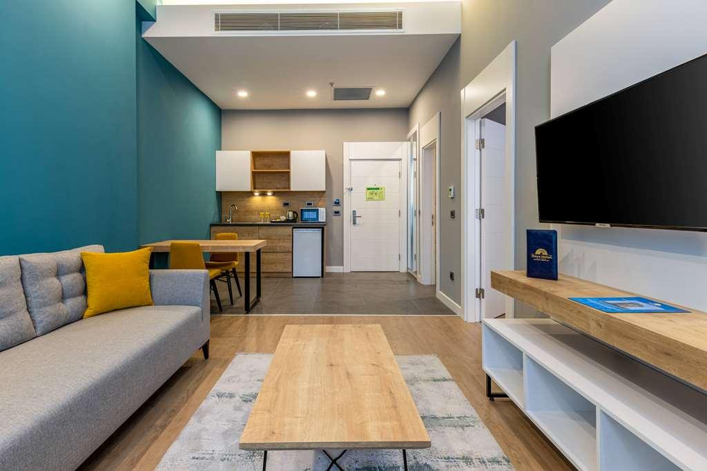 Days Inn & Suites By Wyndham Esenyurt Истанбул Стая снимка