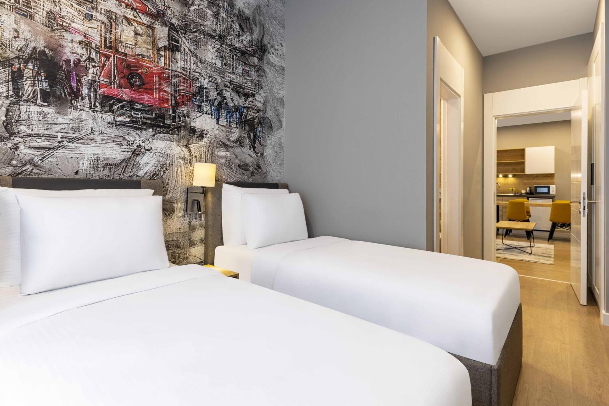 Days Inn & Suites By Wyndham Esenyurt Истанбул Екстериор снимка