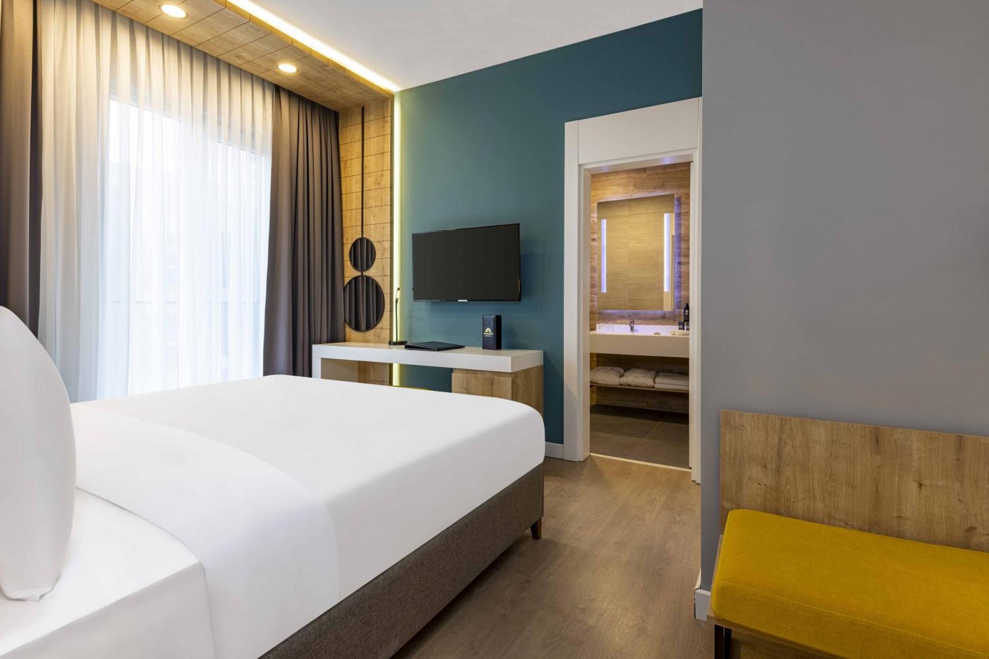 Days Inn & Suites By Wyndham Esenyurt Истанбул Екстериор снимка