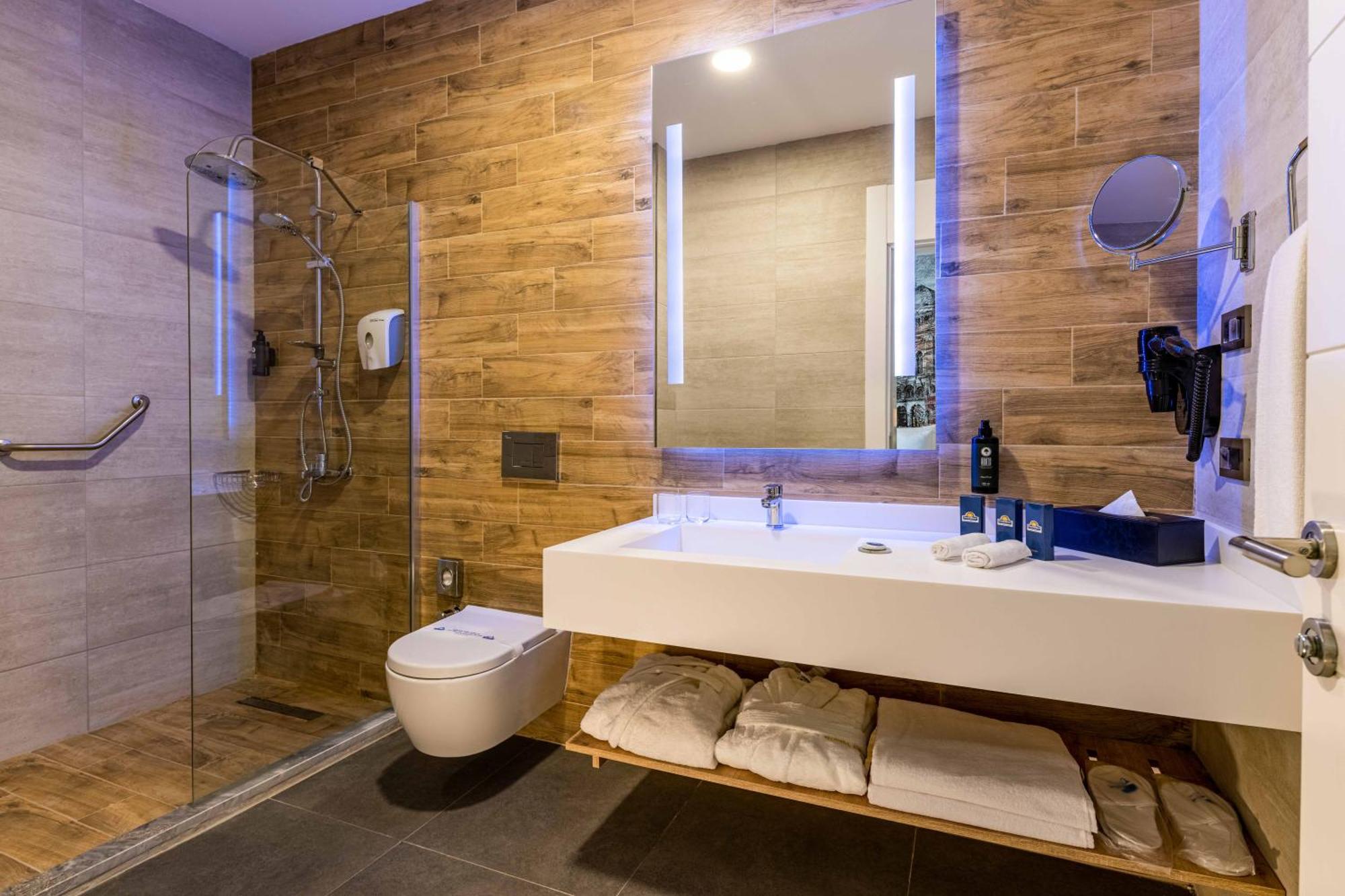 Days Inn & Suites By Wyndham Esenyurt Истанбул Екстериор снимка