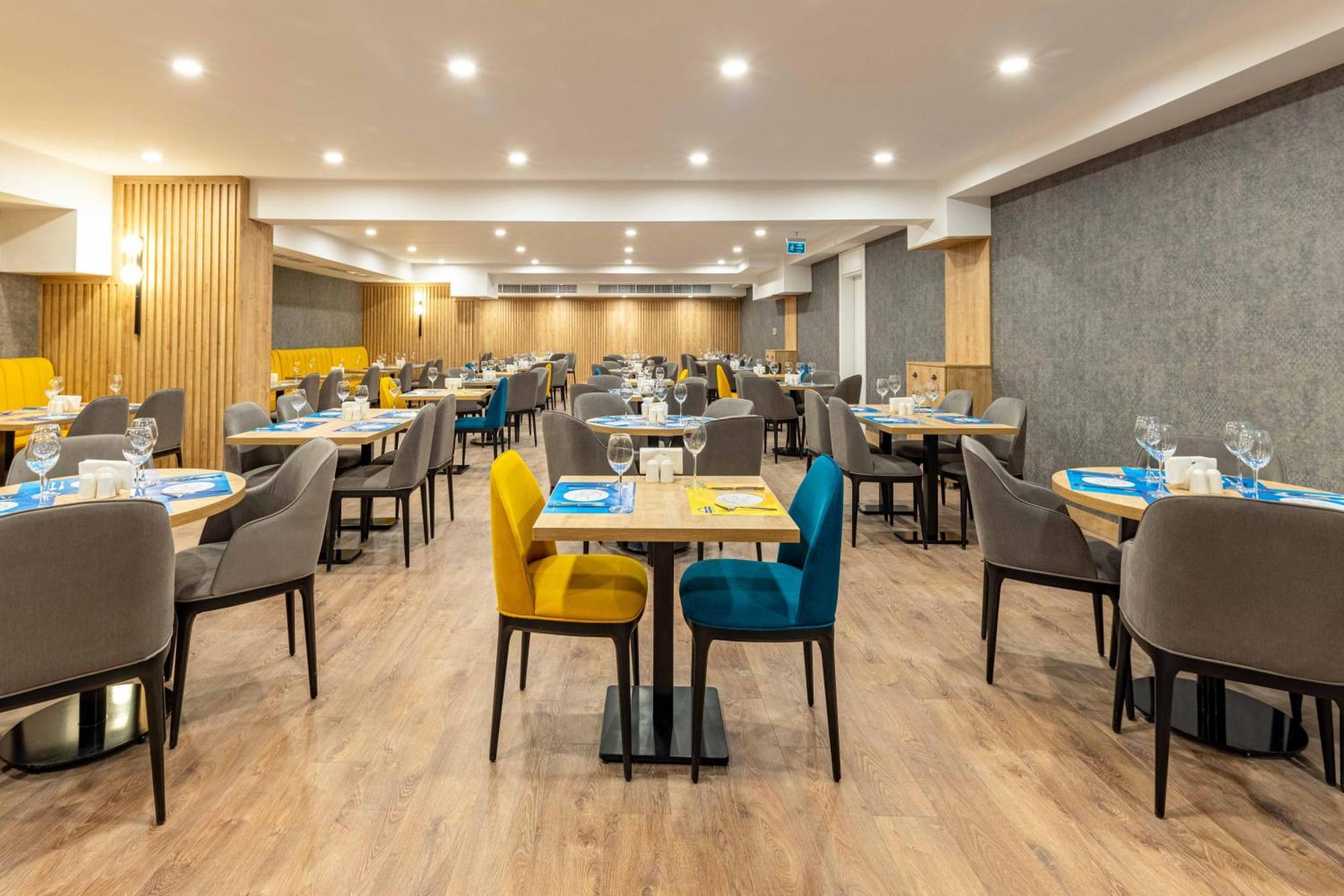 Days Inn & Suites By Wyndham Esenyurt Истанбул Екстериор снимка
