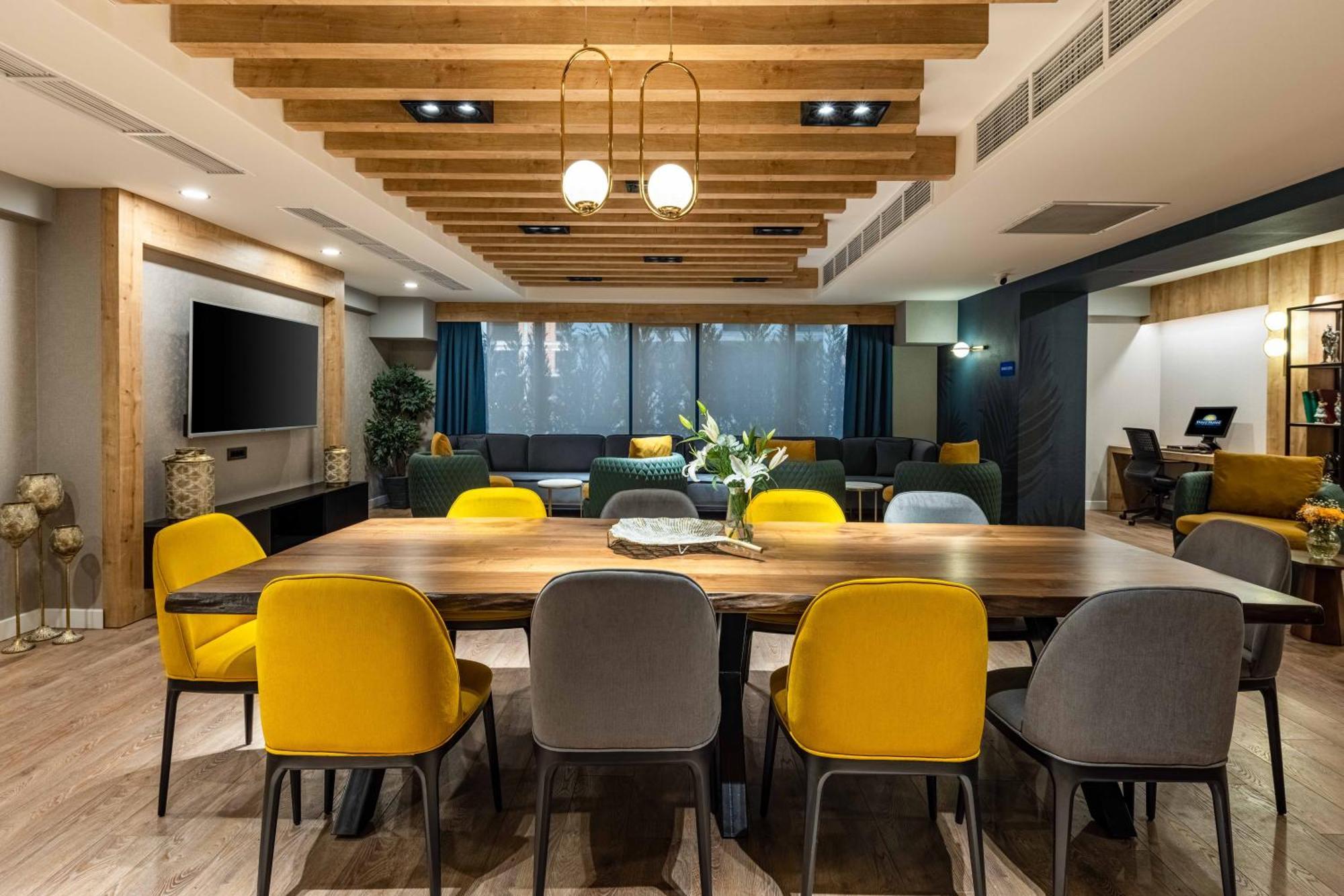 Days Inn & Suites By Wyndham Esenyurt Истанбул Екстериор снимка