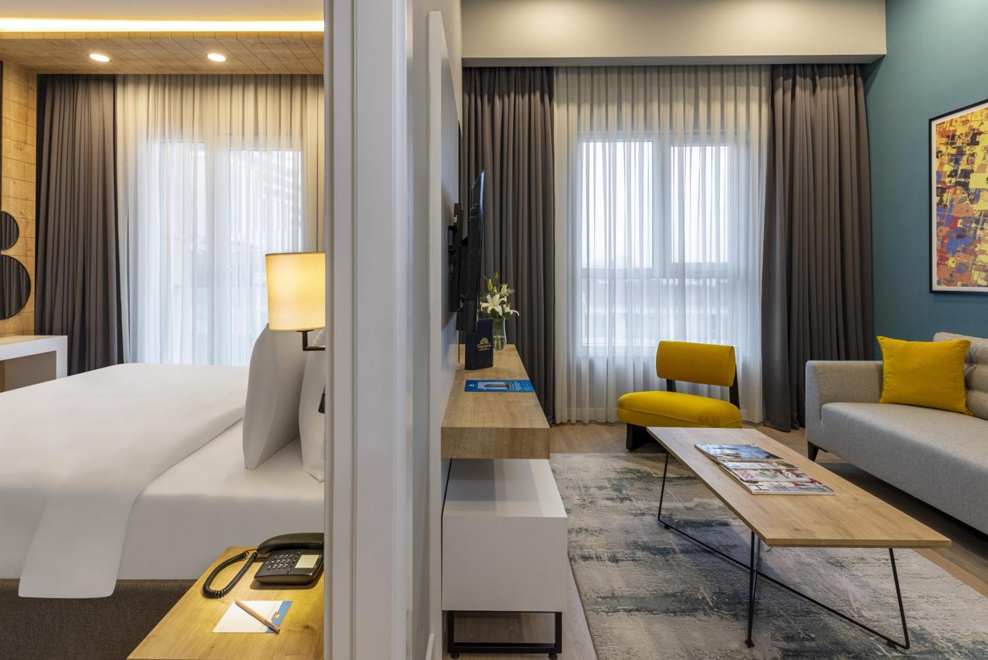 Days Inn & Suites By Wyndham Esenyurt Истанбул Екстериор снимка